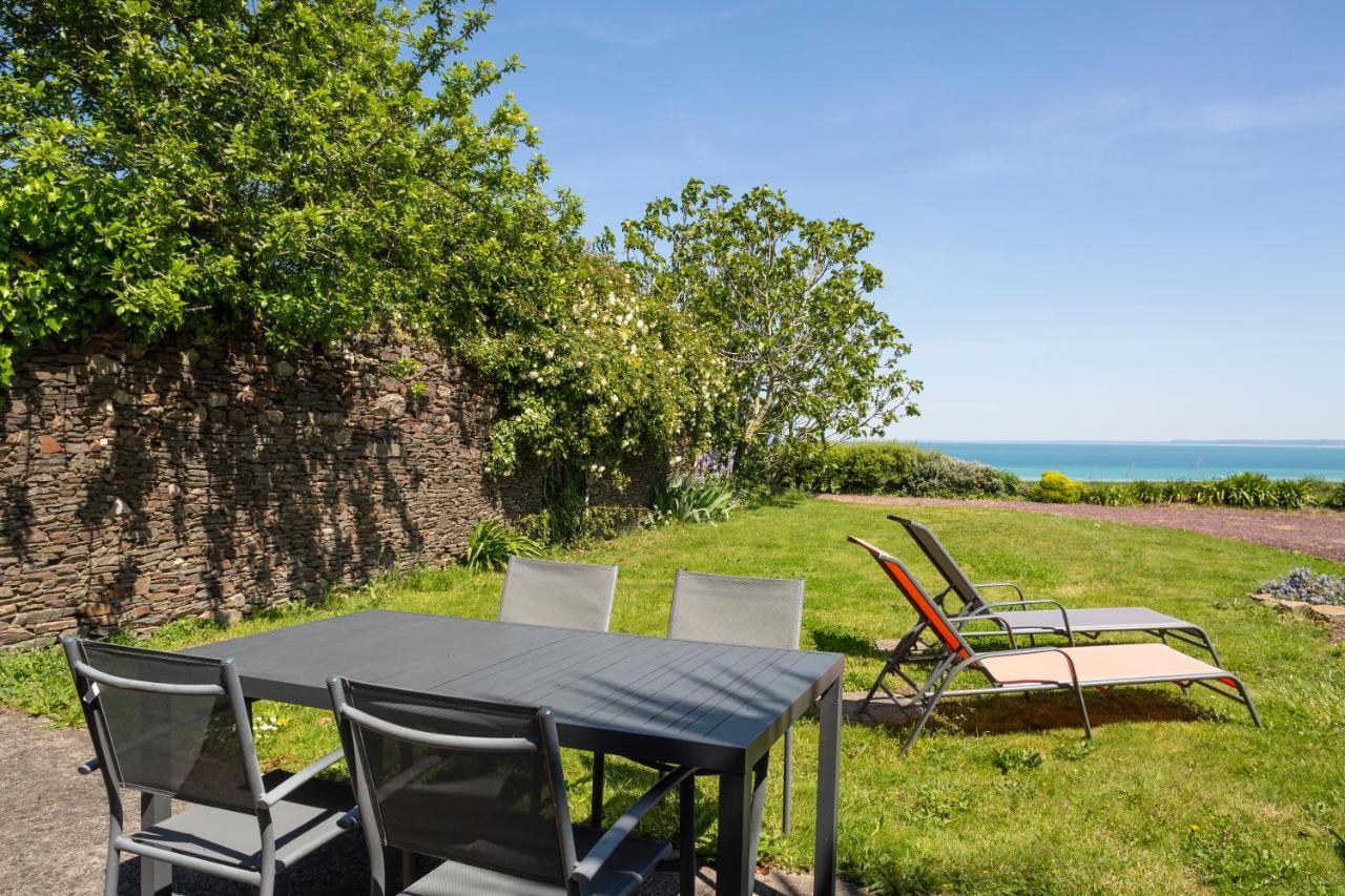 La Metairie-Du-Vauhariot - Vue Mer Et Mont Saint Michel - Piscine Chauffee - Acces Gr34 Канкаль Экстерьер фото